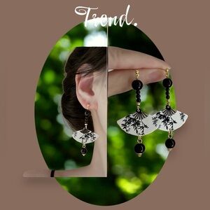 Dangle acrylic earrings *NEW*